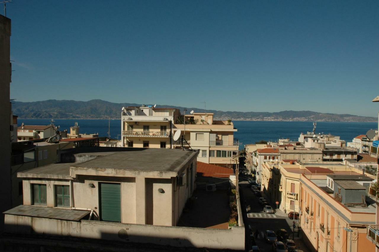 B&B Fuori Squadro - In Centro Con Terrazza Relax Vista Mare Реджо ди Калабрия Екстериор снимка