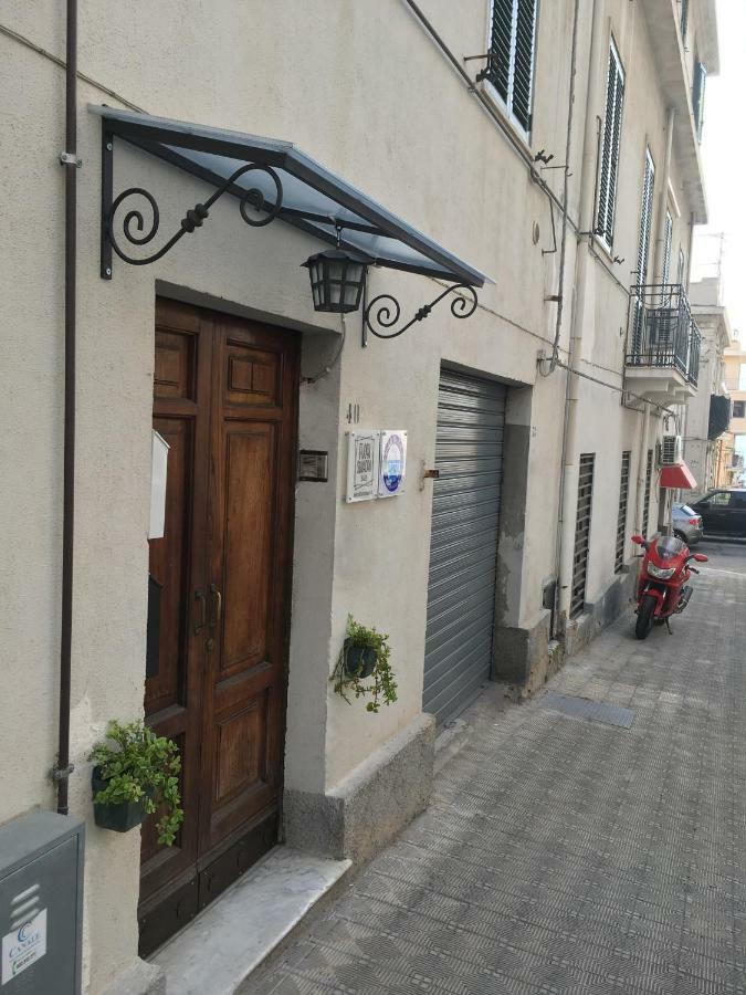 B&B Fuori Squadro - In Centro Con Terrazza Relax Vista Mare Реджо ди Калабрия Екстериор снимка